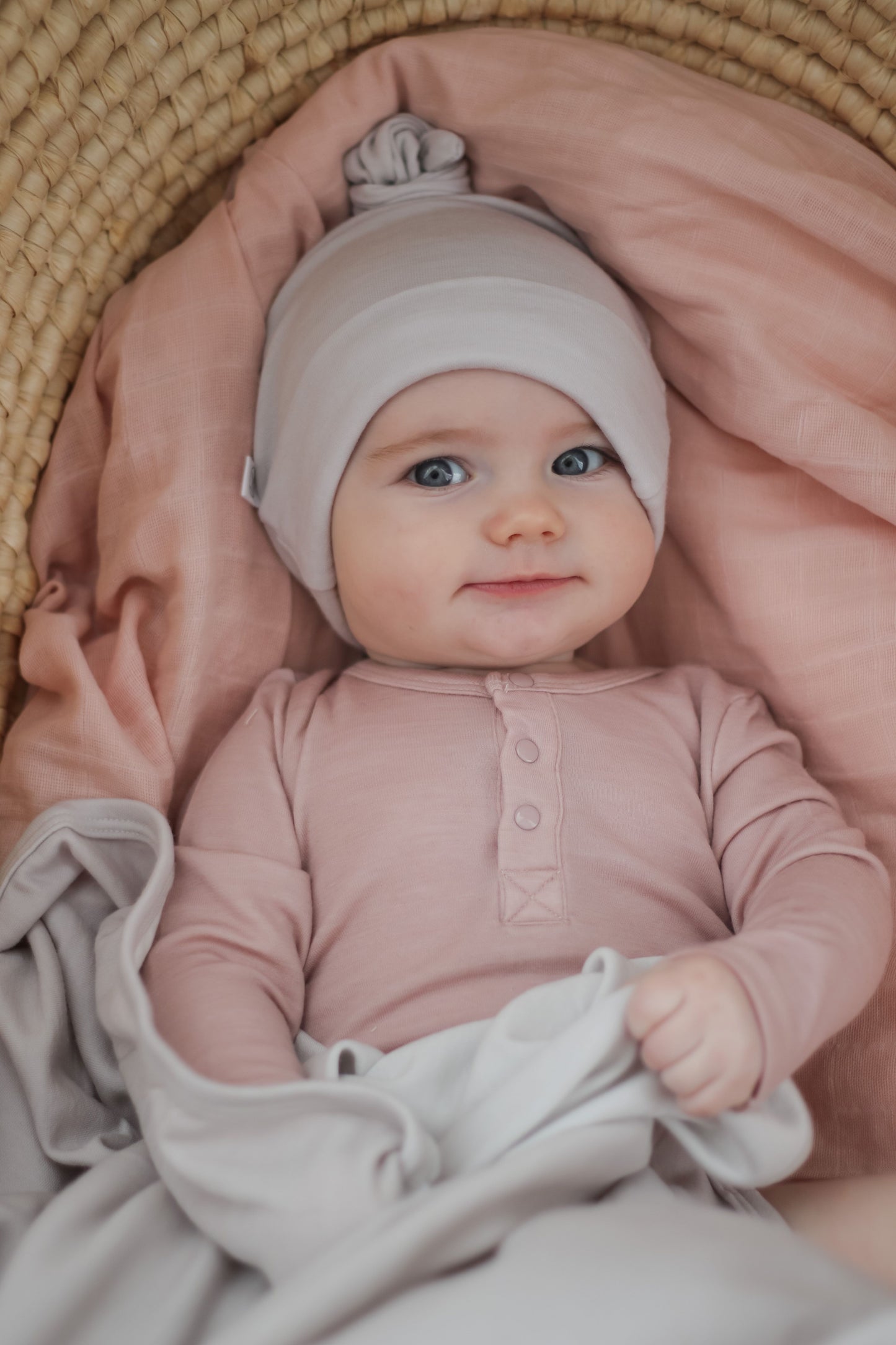 Merino/Bamboo Top Knot Hat - Pebble